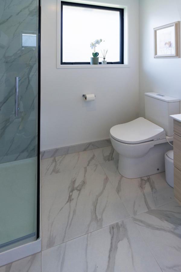 Riccarton 2 Bed 1 Bath W/Garage Lejlighed Christchurch Eksteriør billede