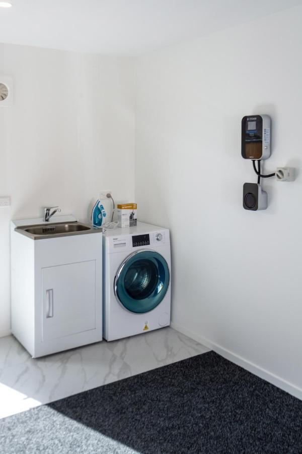 Riccarton 2 Bed 1 Bath W/Garage Lejlighed Christchurch Eksteriør billede