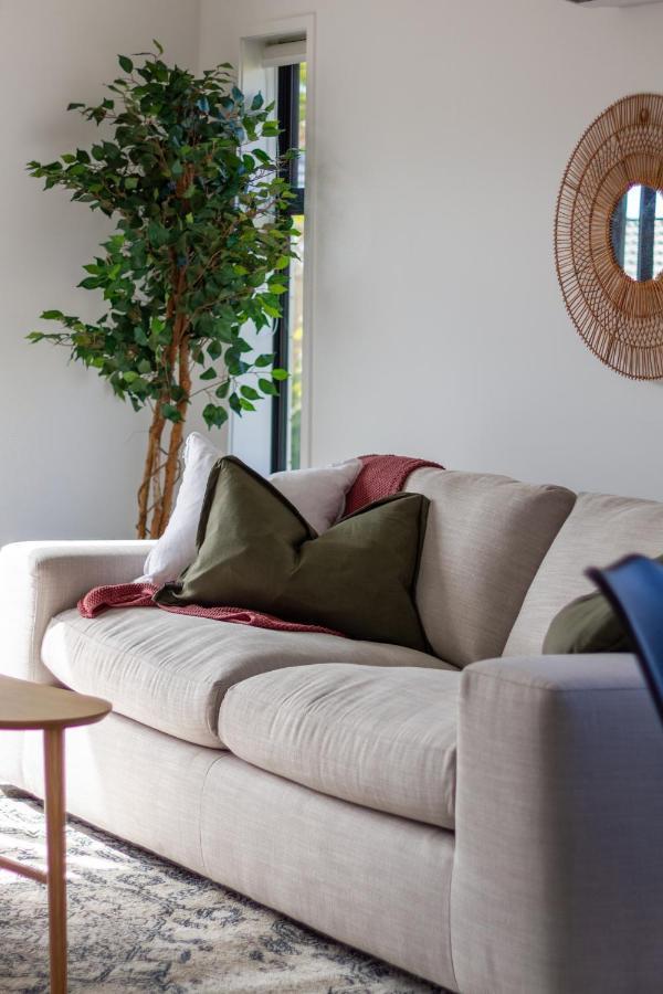 Riccarton 2 Bed 1 Bath W/Garage Lejlighed Christchurch Eksteriør billede